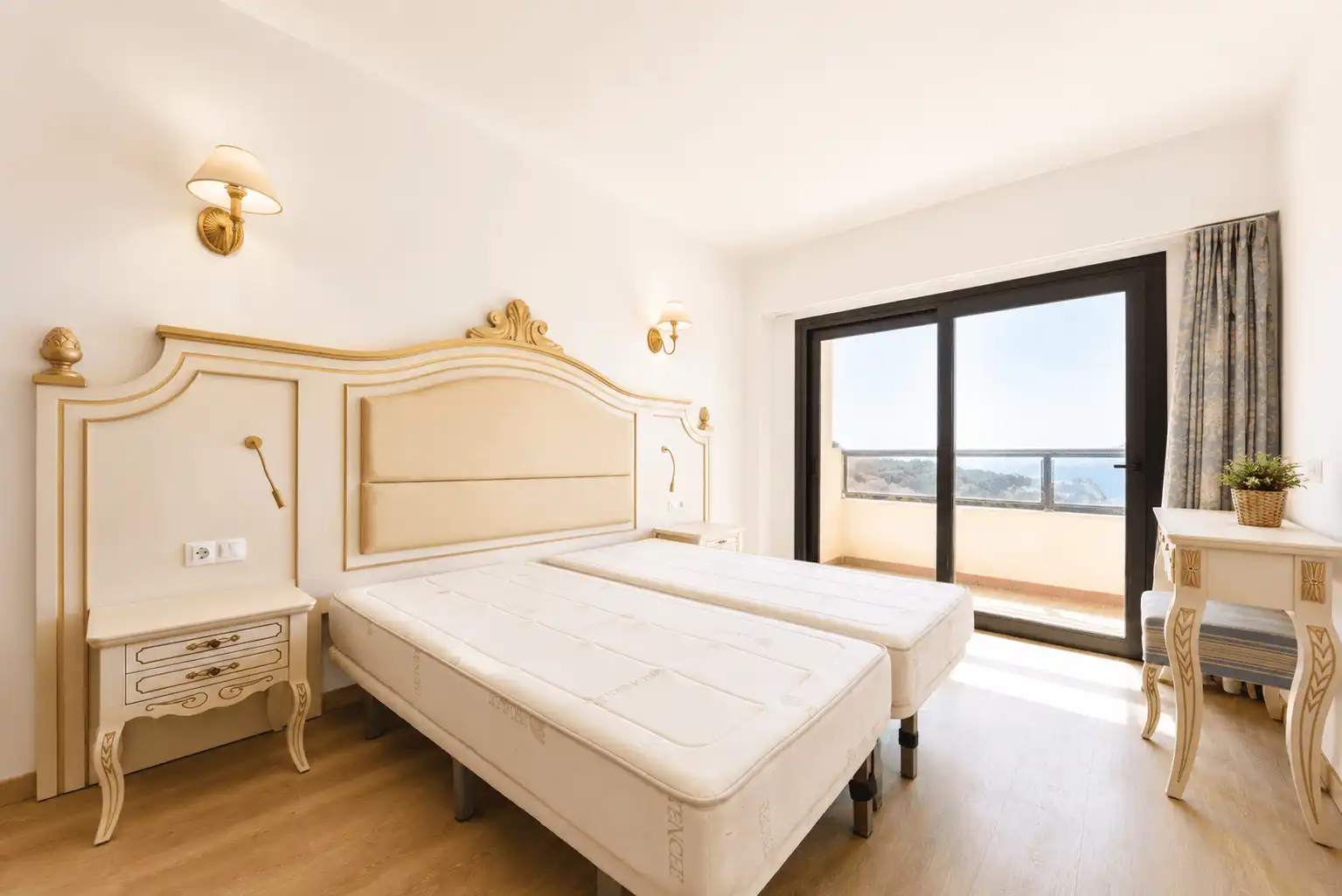 Bedroom of Apartments for rent in Manacor  with Air Conditioner and Balcony