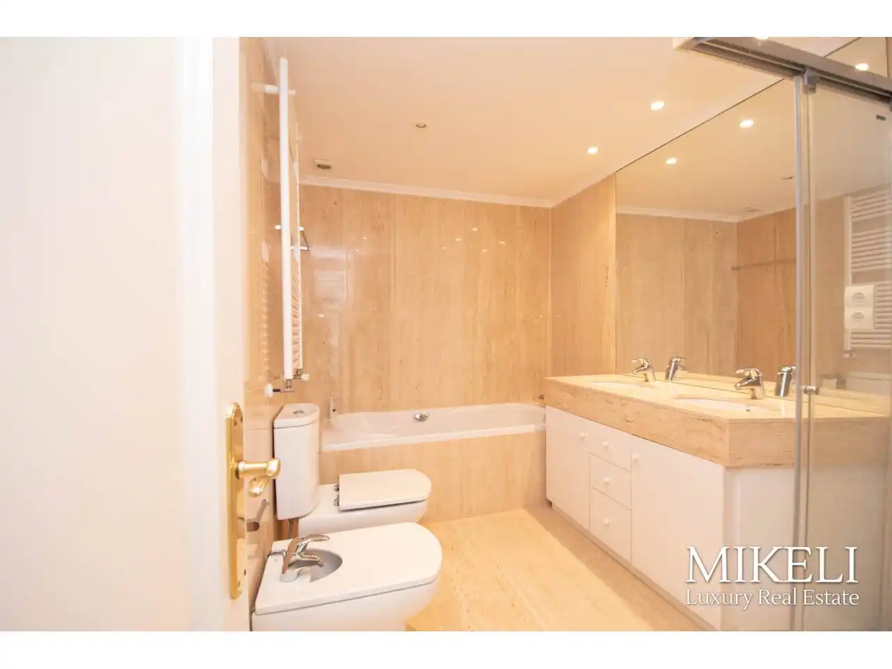 Badezimmer von Wohnung zum Verkauf in Santander mit Heizung, Parkett und Terrasse