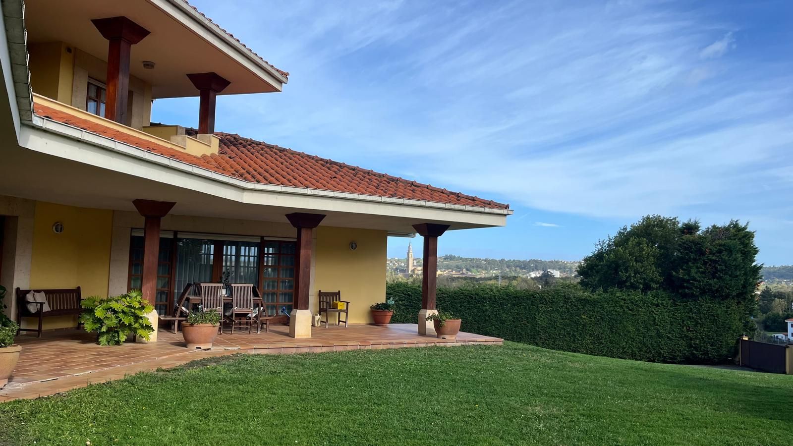 Vista exterior de Casa o chalet en venta en Gijón  con Calefacción, Parquet y Terraza