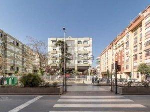 Exterior view of Flat to share in  Granada Capital  with Balcony