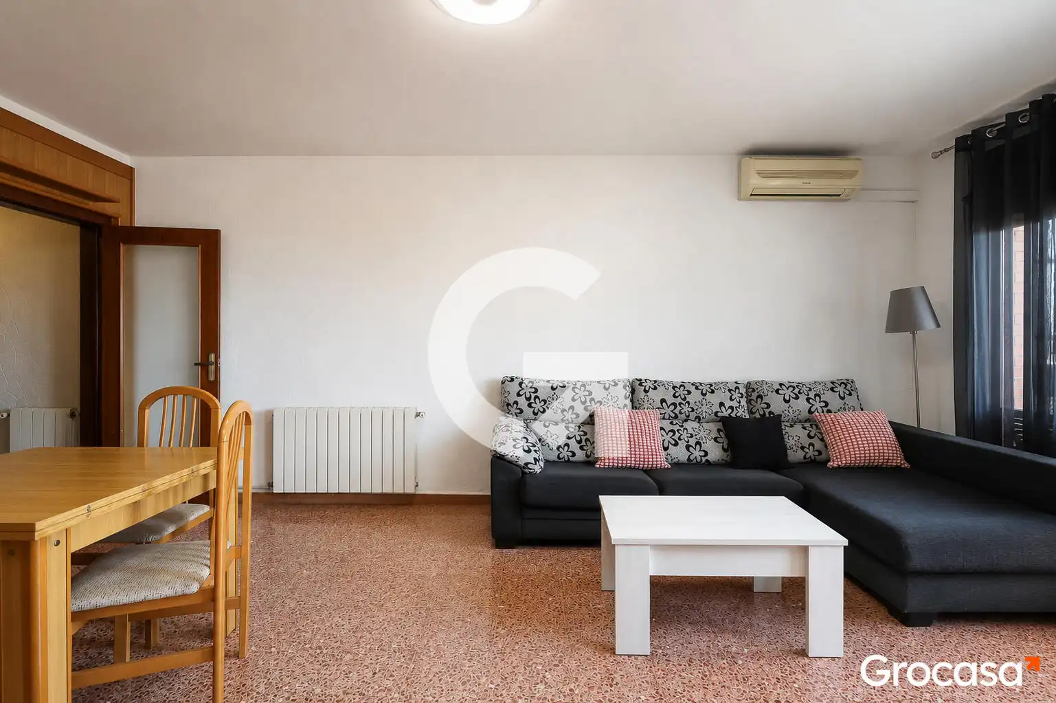 Living room of Flat for sale in El Prat de Llobregat  with Air Conditioner, Heating and Oven