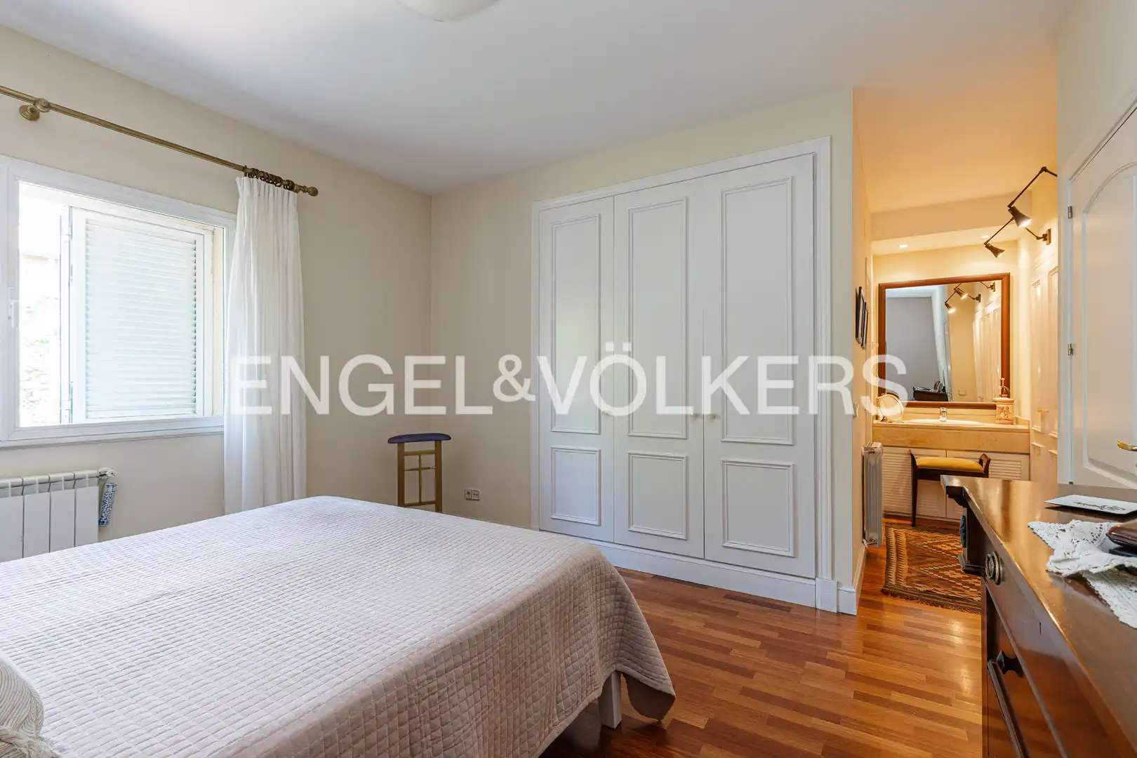 Bedroom of Detached homes for sale in El Escorial  with Heating, Private garden and Terrace