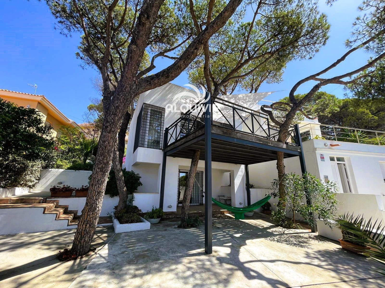 Vista exterior de Casa o xalet en venda en Mazagón amb Calefacció, Terrassa i Traster
