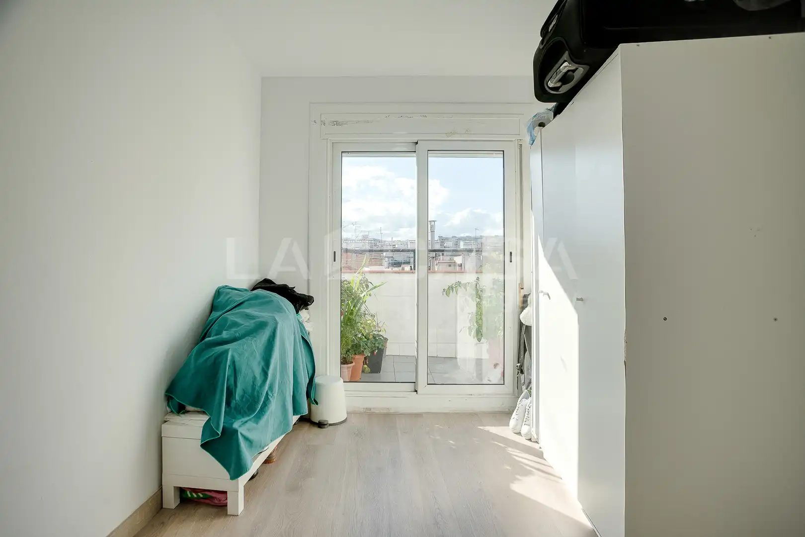 Bedroom of Attic for sale in L'Hospitalet de Llobregat  with Balcony