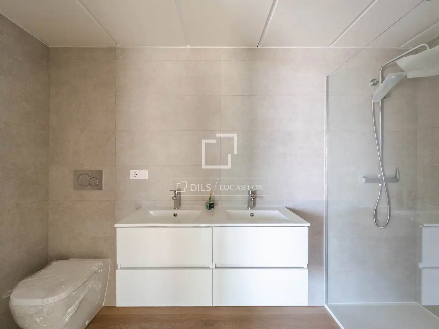 Bathroom of Flat for sale in El Puig de Santa Maria  with Air Conditioner, Terrace and Storage room