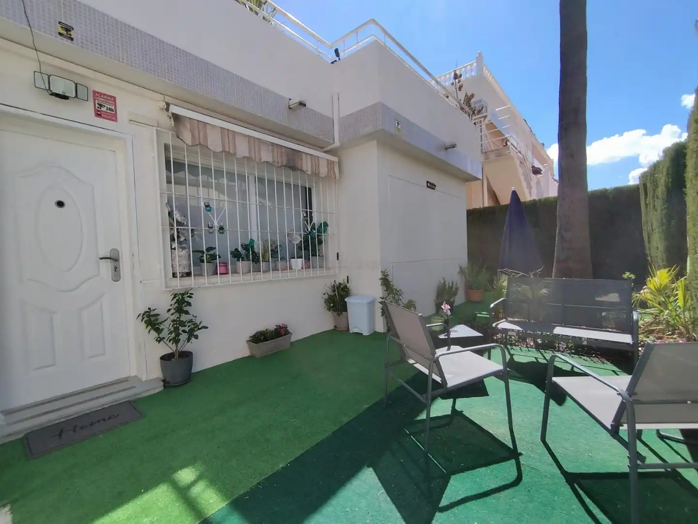 Chalet con piscina en venta en Los Balcones - Los Altos, imagen 2