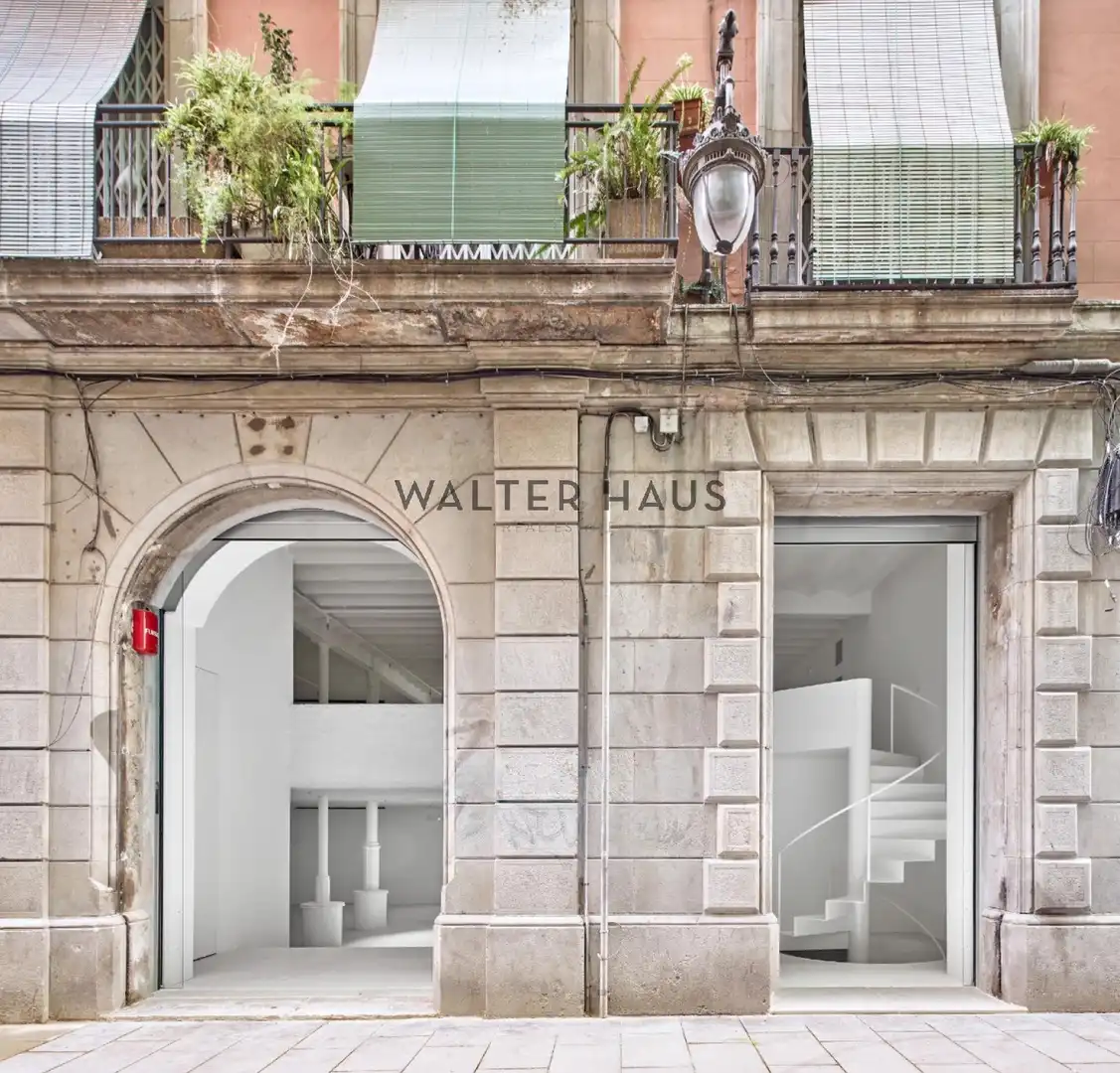 Vista exterior de Local en venta en  Barcelona Capital con Aire acondicionado, Calefacción y Alarma