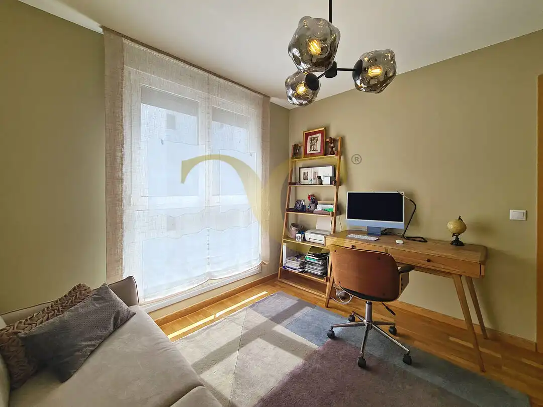 Habitación de Piso en venta en Oviedo  con Calefacción, Terraza y Trastero
