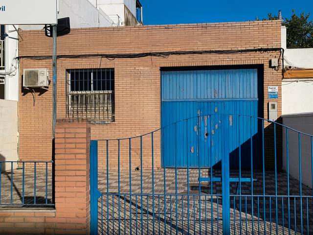 Terreno residencial en Venta en Avenida de la Paz en Alcalá del Río