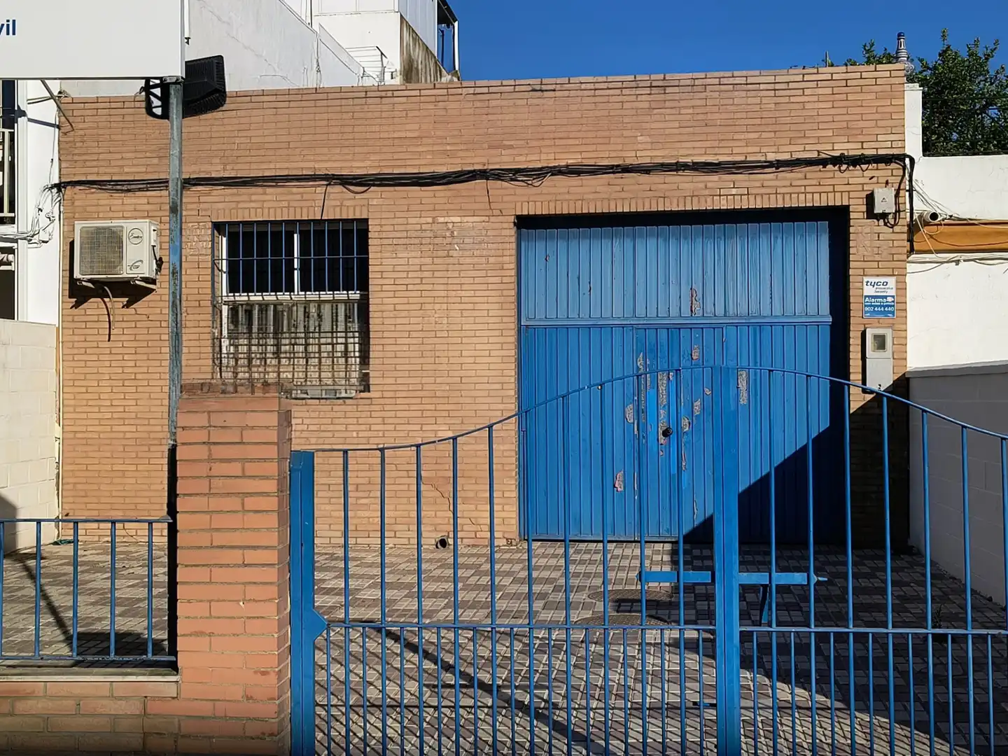 Lands and plots for sale in Avenida de la Paz