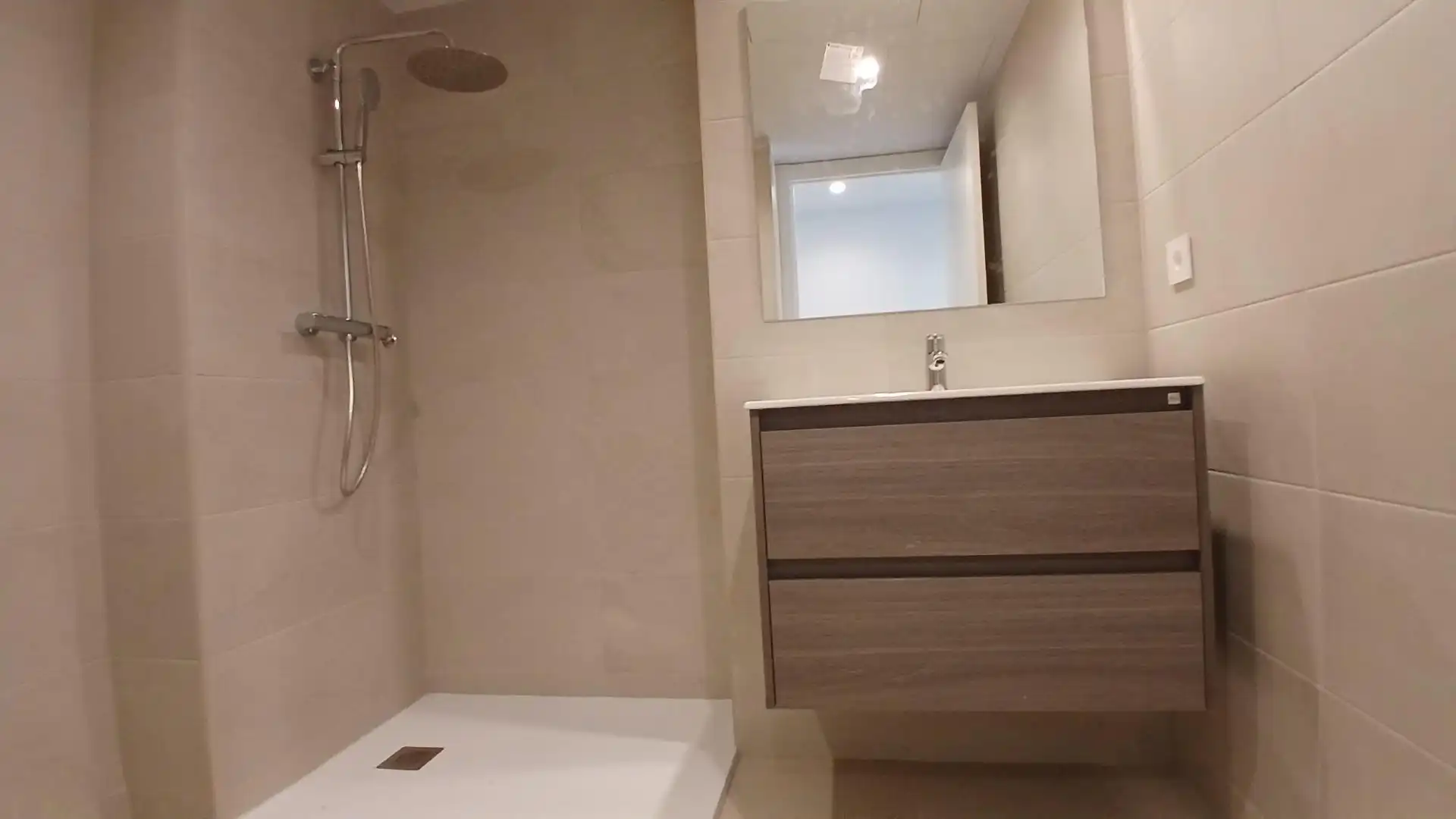 Badezimmer von Wohnung zur Miete in Poble Nou