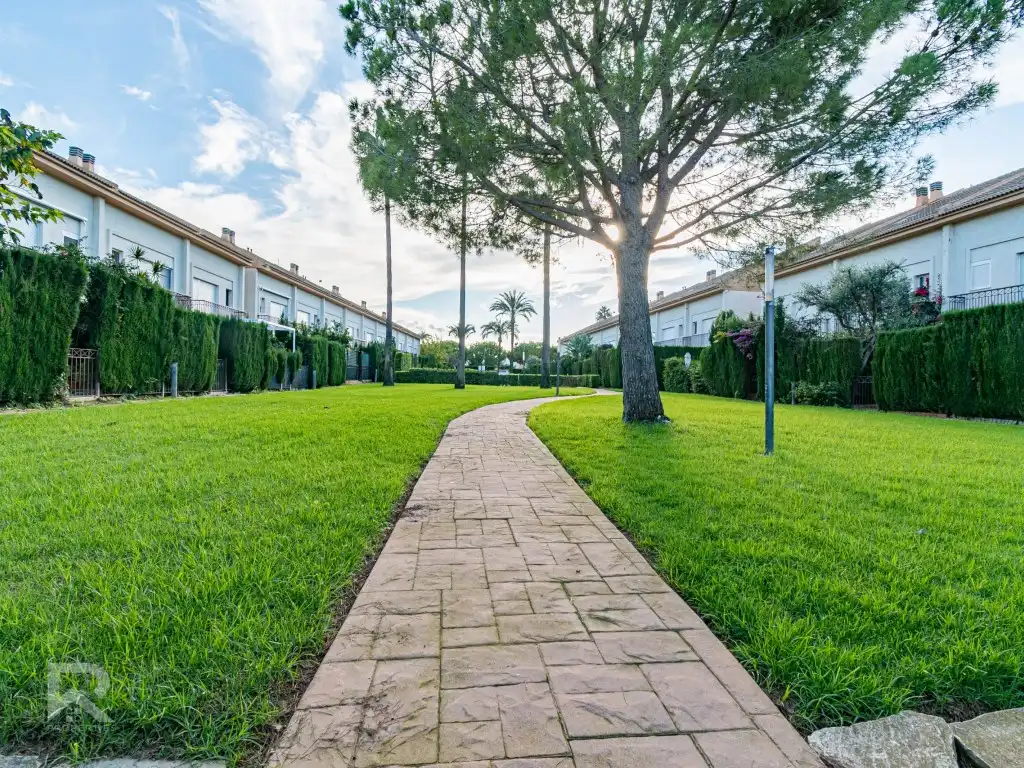 Exterior view of Detached homes for sale in Gandia