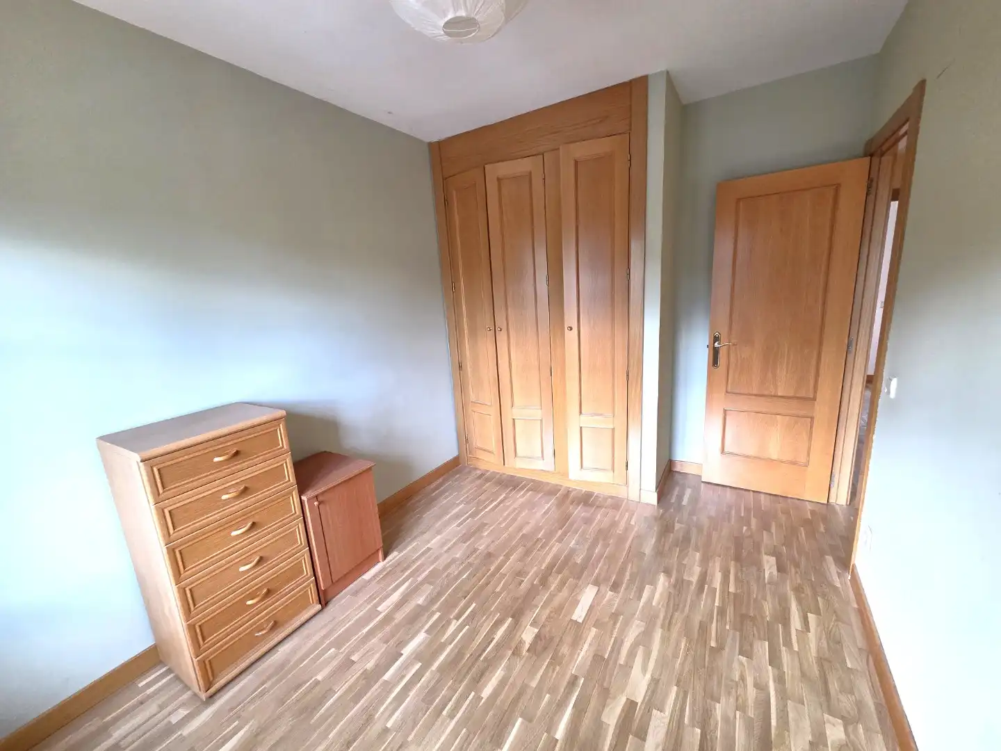 Habitación de Casa adosada en venta en Cardeñadijo con Calefacción, Jardín privado y Terraza