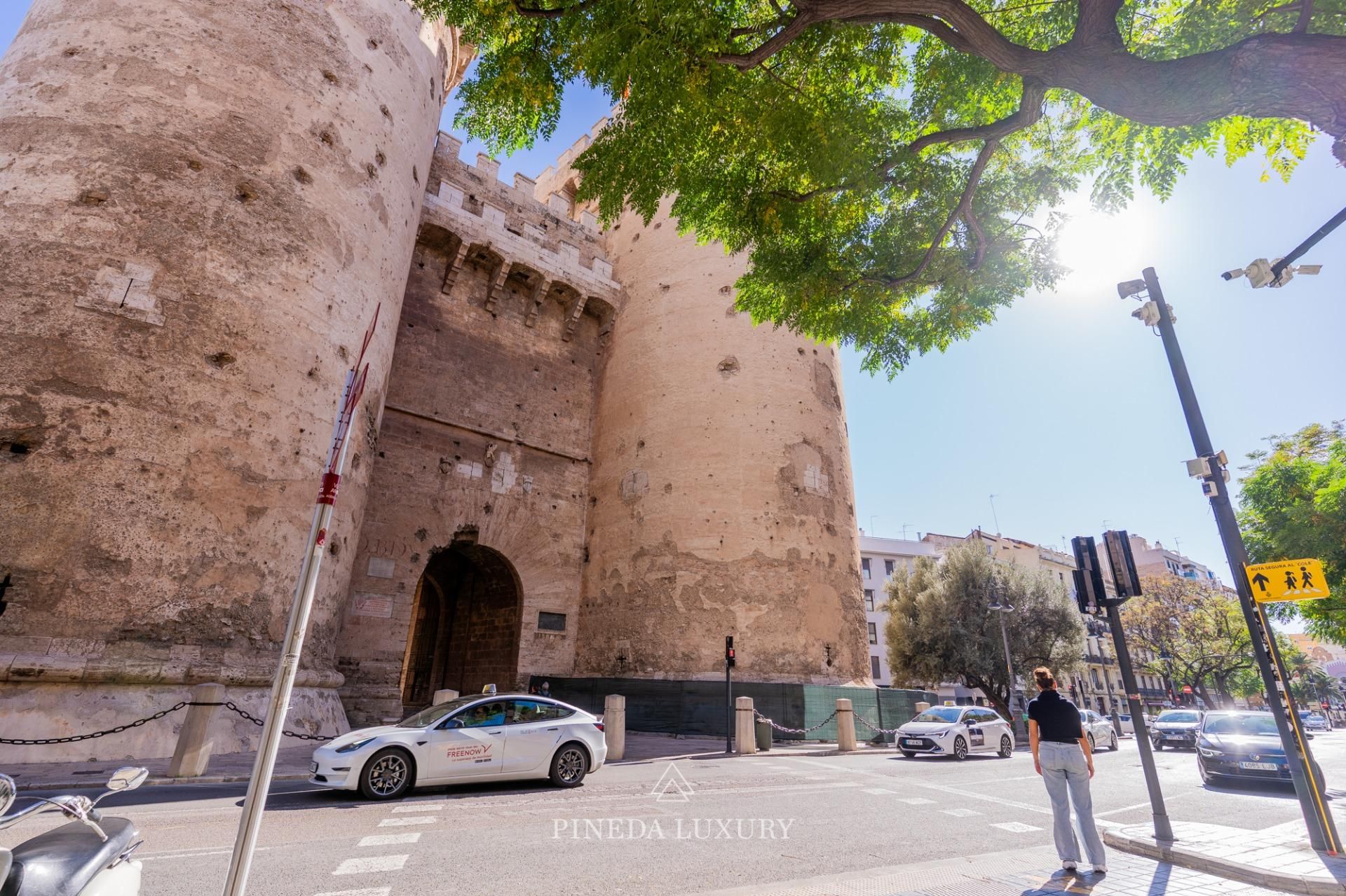 Exterior view of Flat for sale in  Valencia Capital  with Air Conditioner, Heating and Parquet flooring