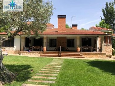 Xalet amb piscina en venda a San Pablo
