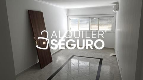 Photo 2 of Flat to rent in Ruiz Gijón, Arco Norte - Avda. España, Sevilla