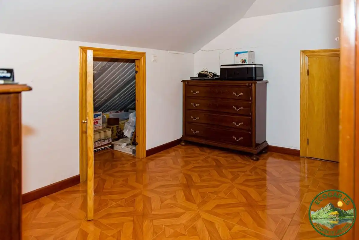 Casa o xalet en venda en Torre del Bierzo amb Aire condicionat, Calefacció i Jardí privat