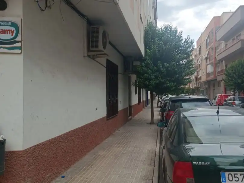 Vista exterior de Local en venda en Caravaca de la Cruz amb Aire condicionat, Moblat i Alarma