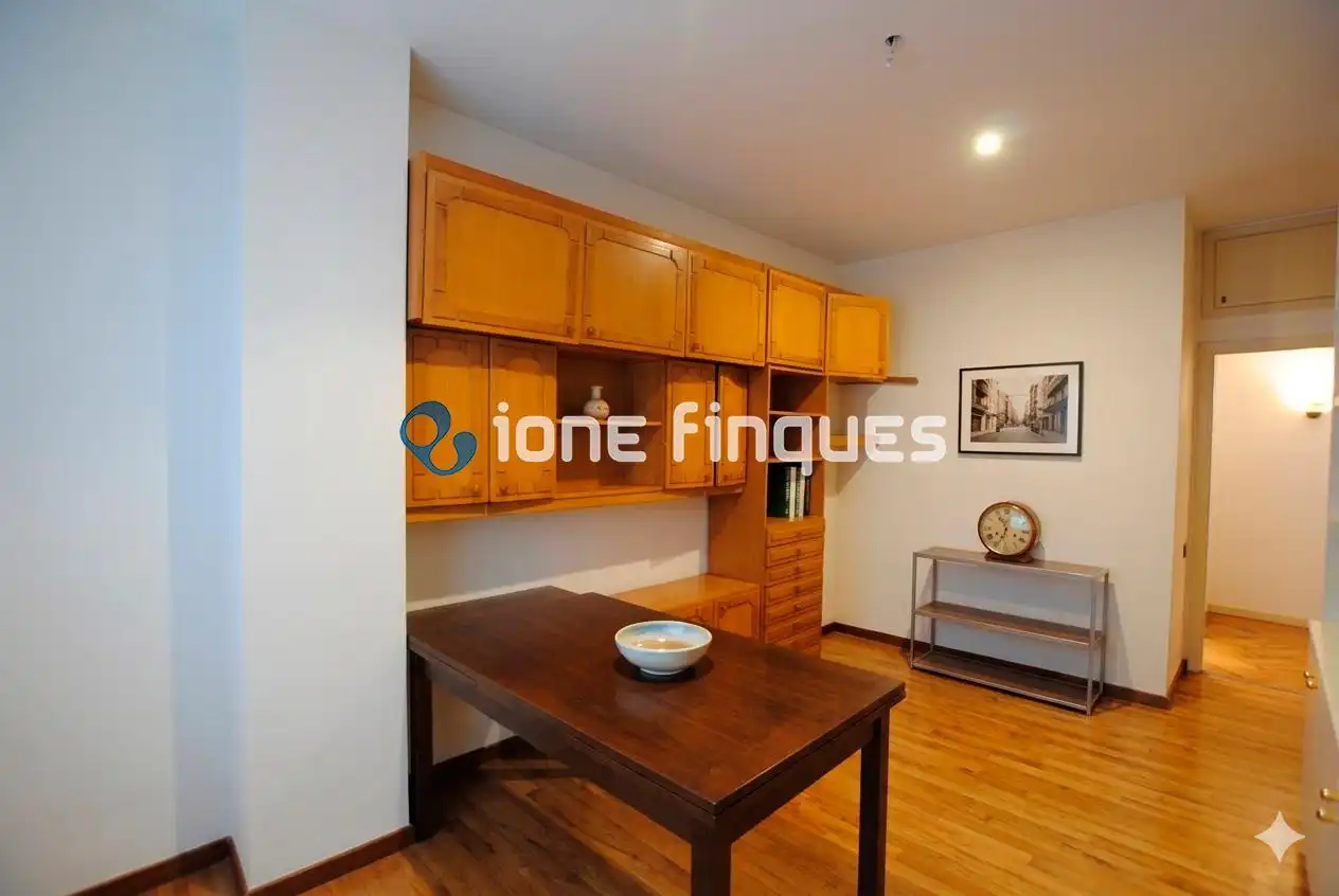 Wohnung zum Verkauf in Barcelona mit Heizung, Privatgarten und Abstellraum