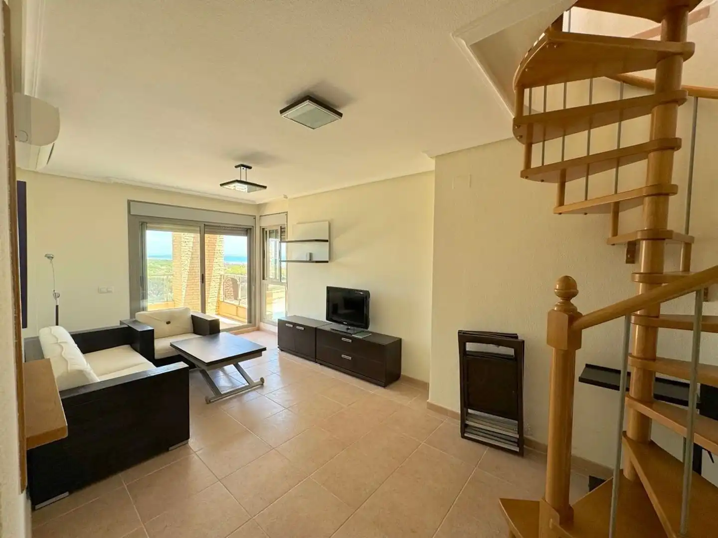 Sala de estar de Piso en venta en Guardamar del Segura con Aire acondicionado, Jardín privado y Terraza