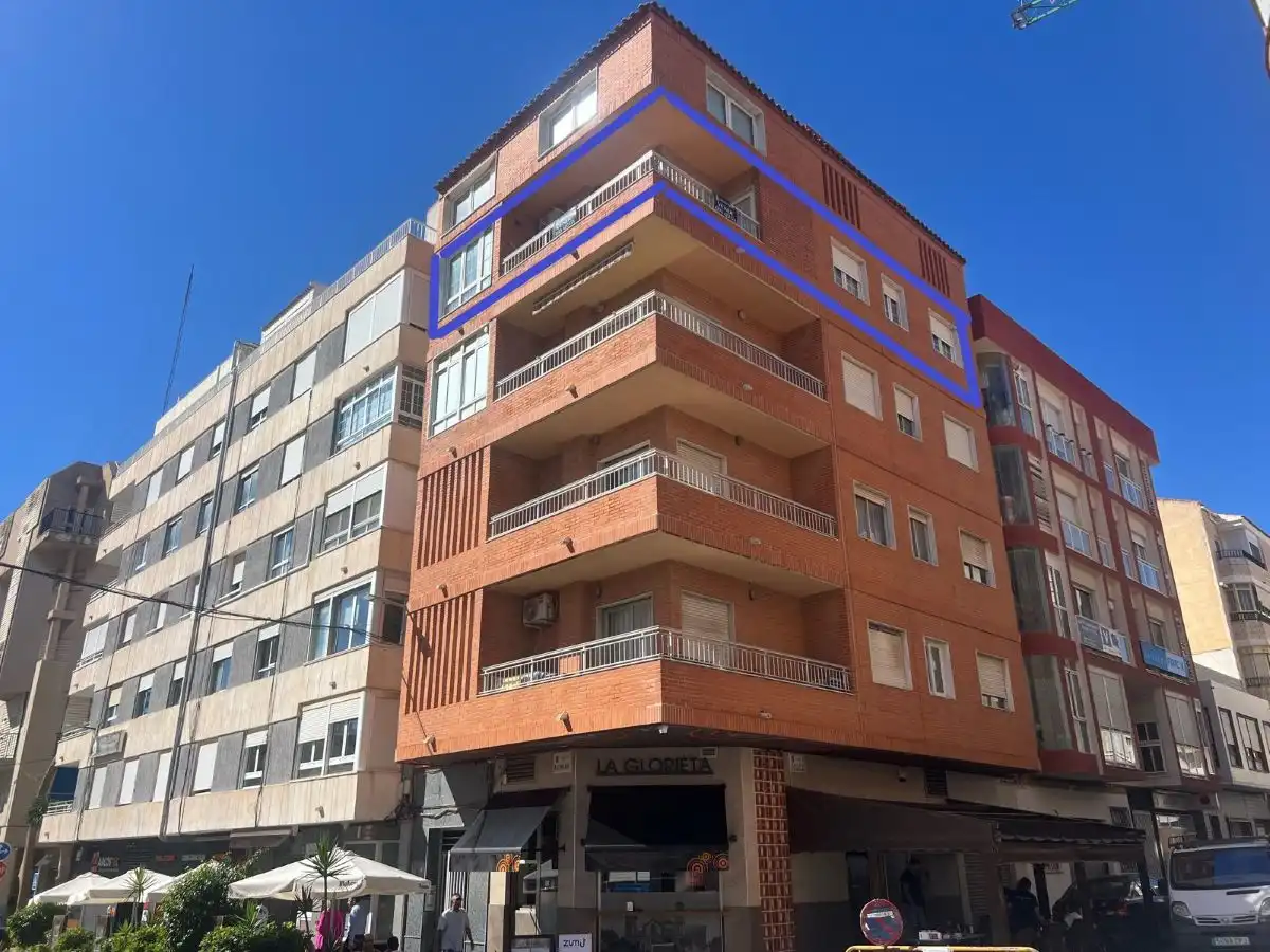 Vista exterior de Pis en venda en Torrevieja amb Aire condicionat, Calefacció i Moblat
