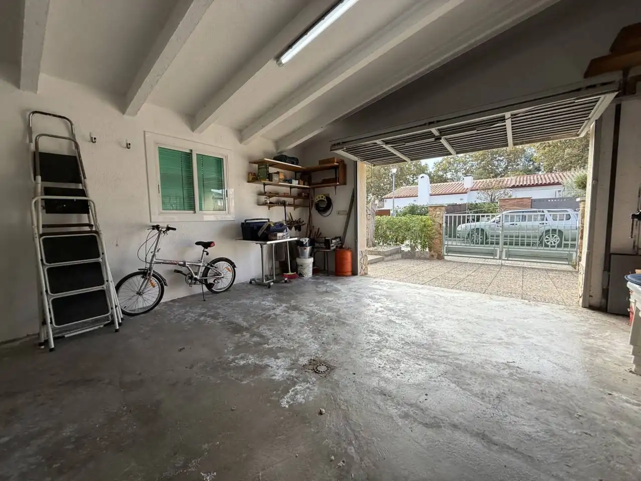 Parking of Houses for sale in Tordera pueblo
