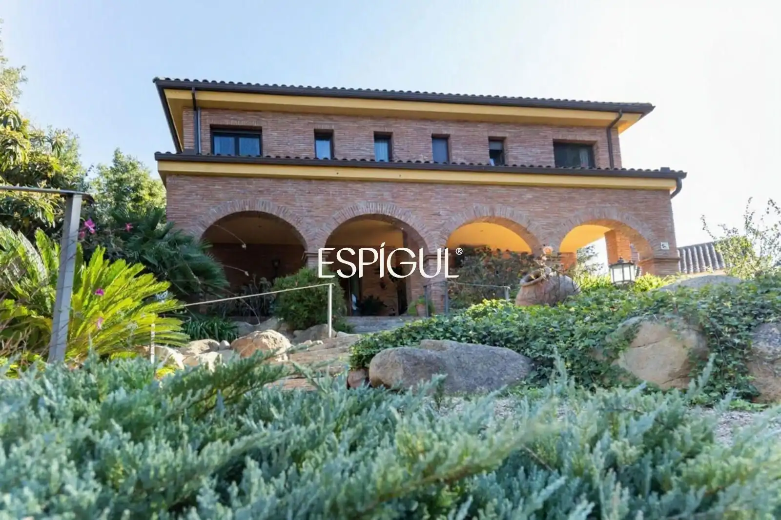 Vista exterior de Casa o chalet de alquiler en Sant Cugat del Vallès con Aire acondicionado, Calefacción y Jardín privado
