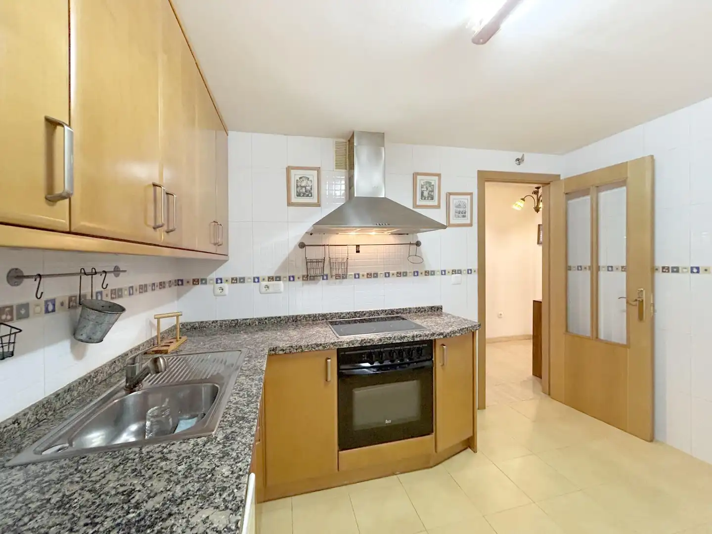 Cuina de Apartament en venda en Alicante / Alacant amb Terrassa, Balcó i Alarma