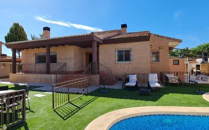 Vista exterior de Casa o xalet en venda en Mutxamel amb Aire condicionat, Terrassa i Piscina