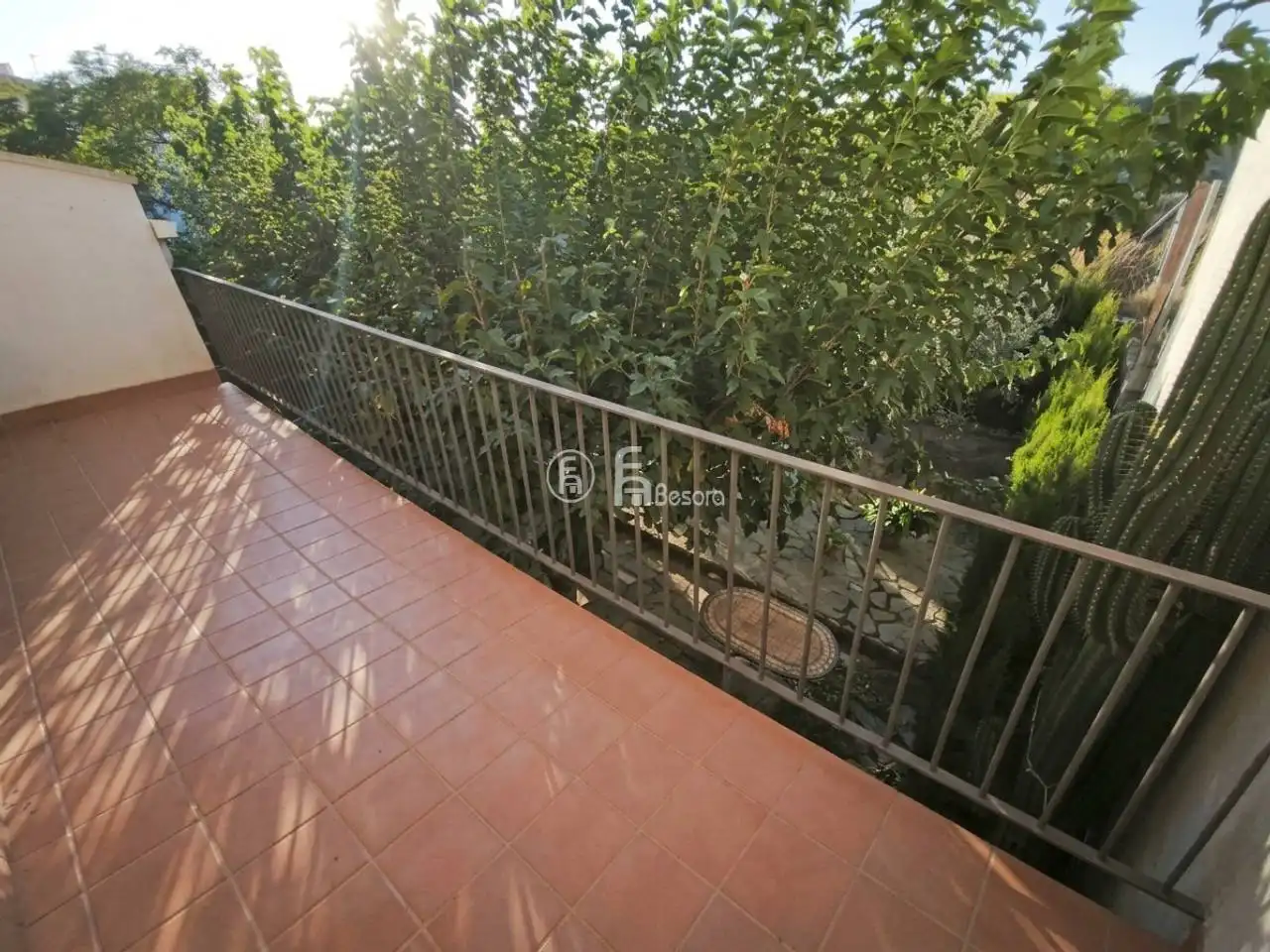 Casa aparellada amb jardí en venda a Avenida Lluís Companys, imagen 29
