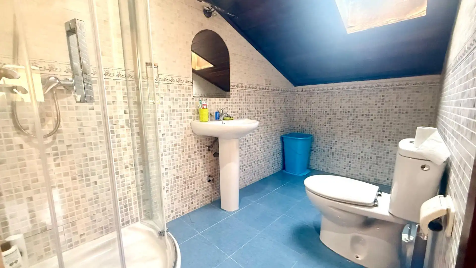 Baño de Casa o chalet en venta en Lalín con Calefacción, Jardín privado y Terraza