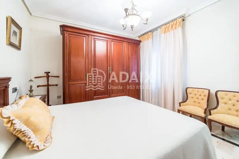 Habitación de Piso en venta en Úbeda con Aire acondicionado, Calefacción y Trastero