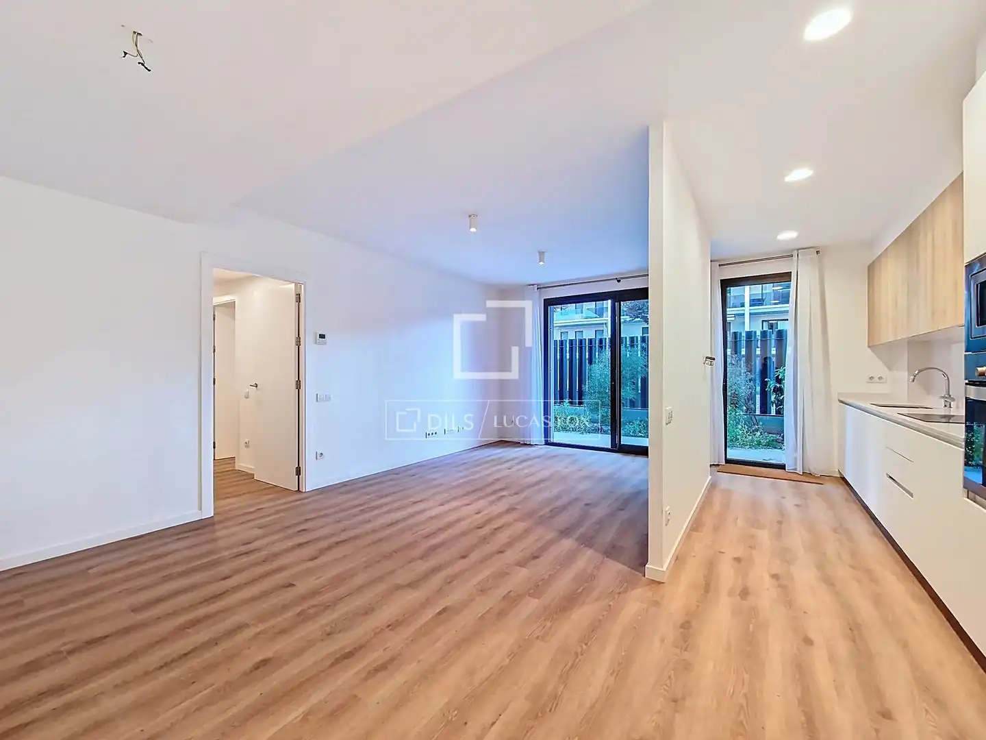 Außenansicht von Wohnung zur Miete in Vilanova i la Geltrú mit Klimaanlage, Heizung und Parkett