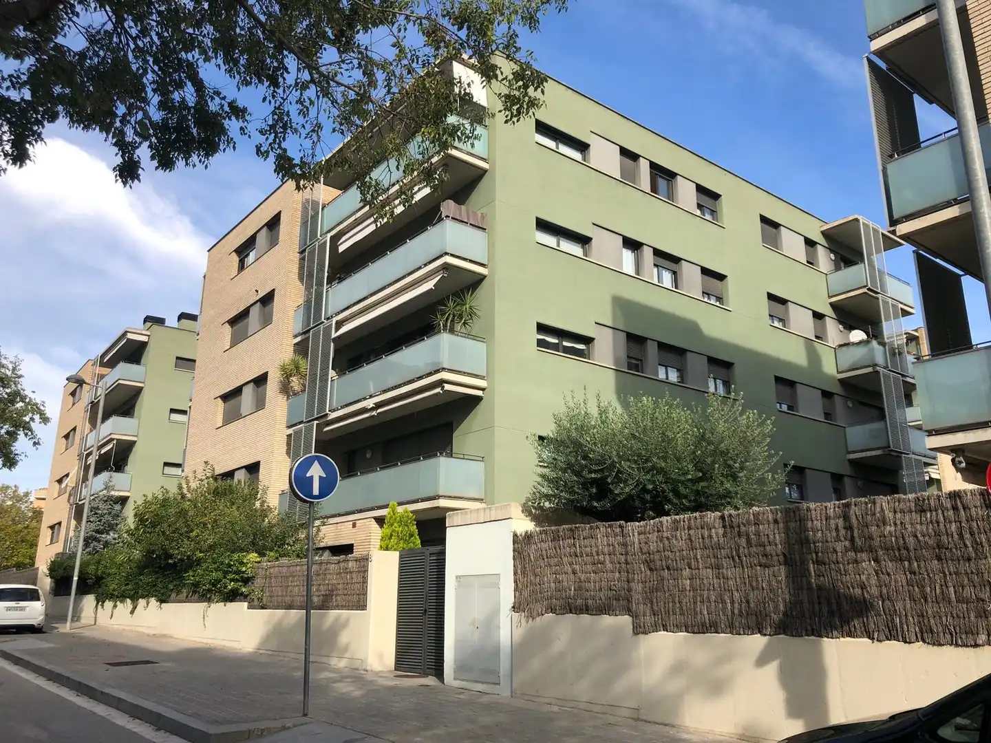 Exterior view of Flat for sale in Sant Cugat del Vallès  with Heating, Parquet flooring and Swimming Pool