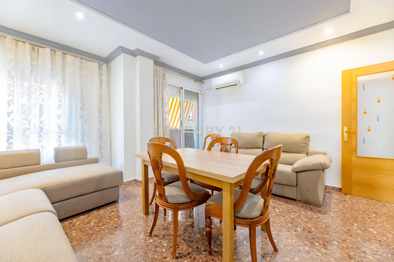 Sala de estar de Apartamento en venta en Camí Reial 