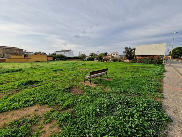 Terreno en Venta en Carrer Pompeu Fabra, 5, 17780, Garriguella, Girona en Garriguella