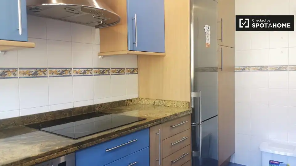 Cocina de Apartamento para compartir en Bilbao  con Aire acondicionado, Calefacción y Terraza