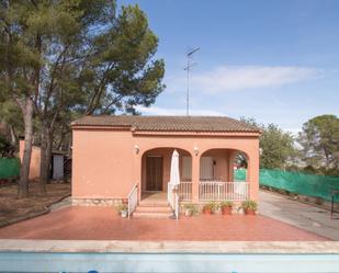 Vista exterior de Finca rústica en venda en Llíria amb Terrassa i Piscina