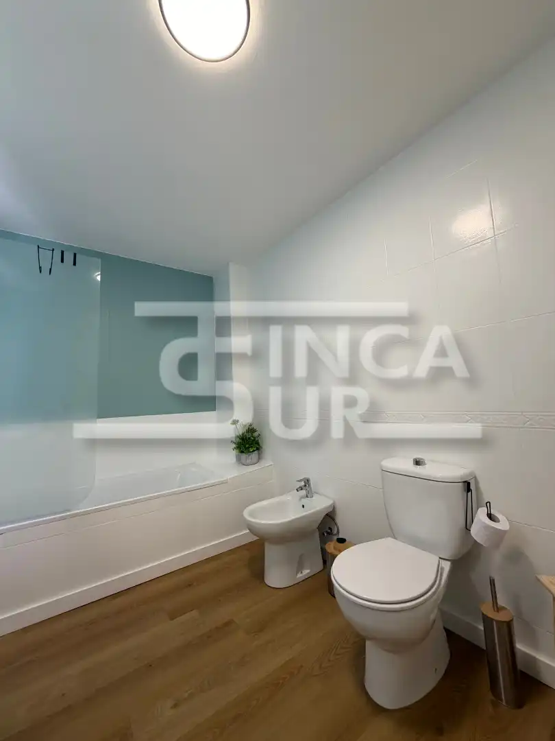 Baño de Apartamento en venta en Roquetas de Mar con Amueblado, Horno y Lavadora