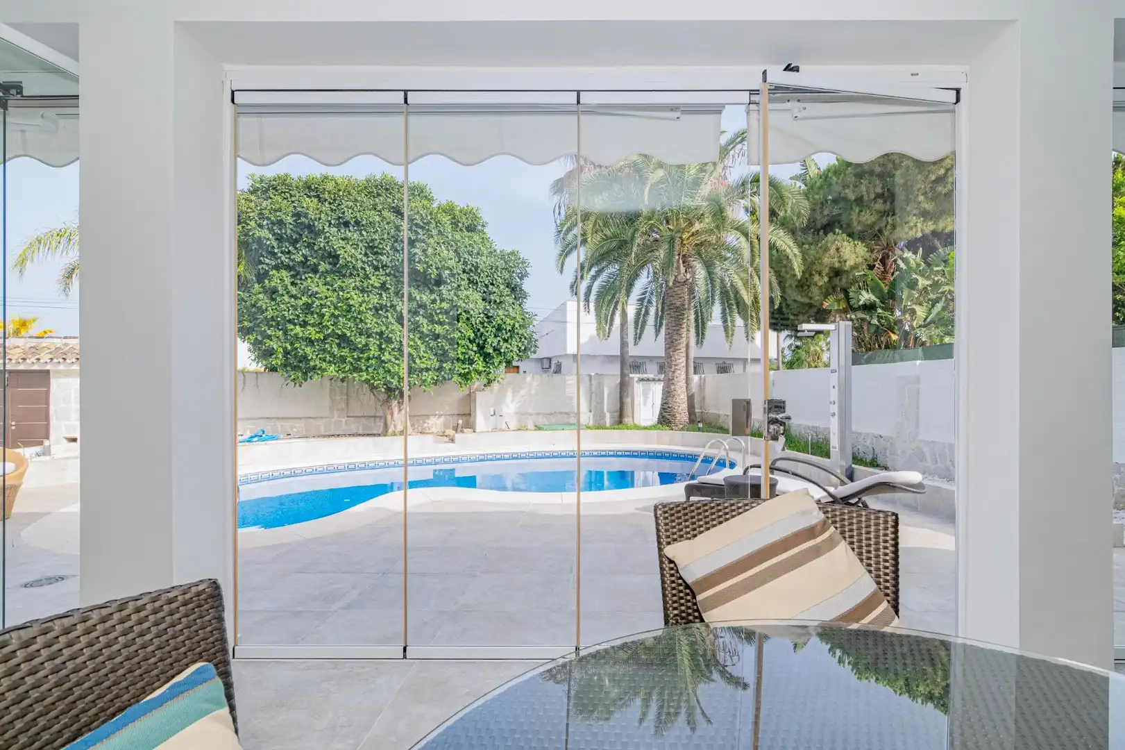 Terrassa de Casa o xalet en venda en Marbella amb Aire condicionat, Calefacció i Jardí privat