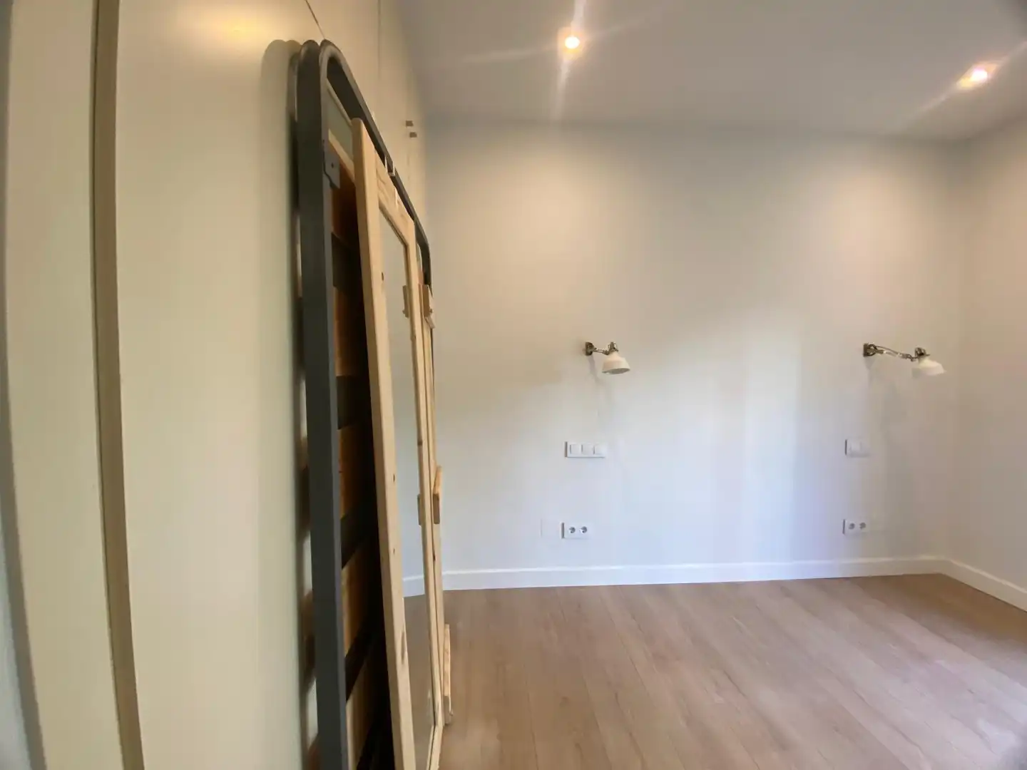 Dormitori de Apartament de lloguer en Madrid amb Aire condicionat, Calefacció i Moblat