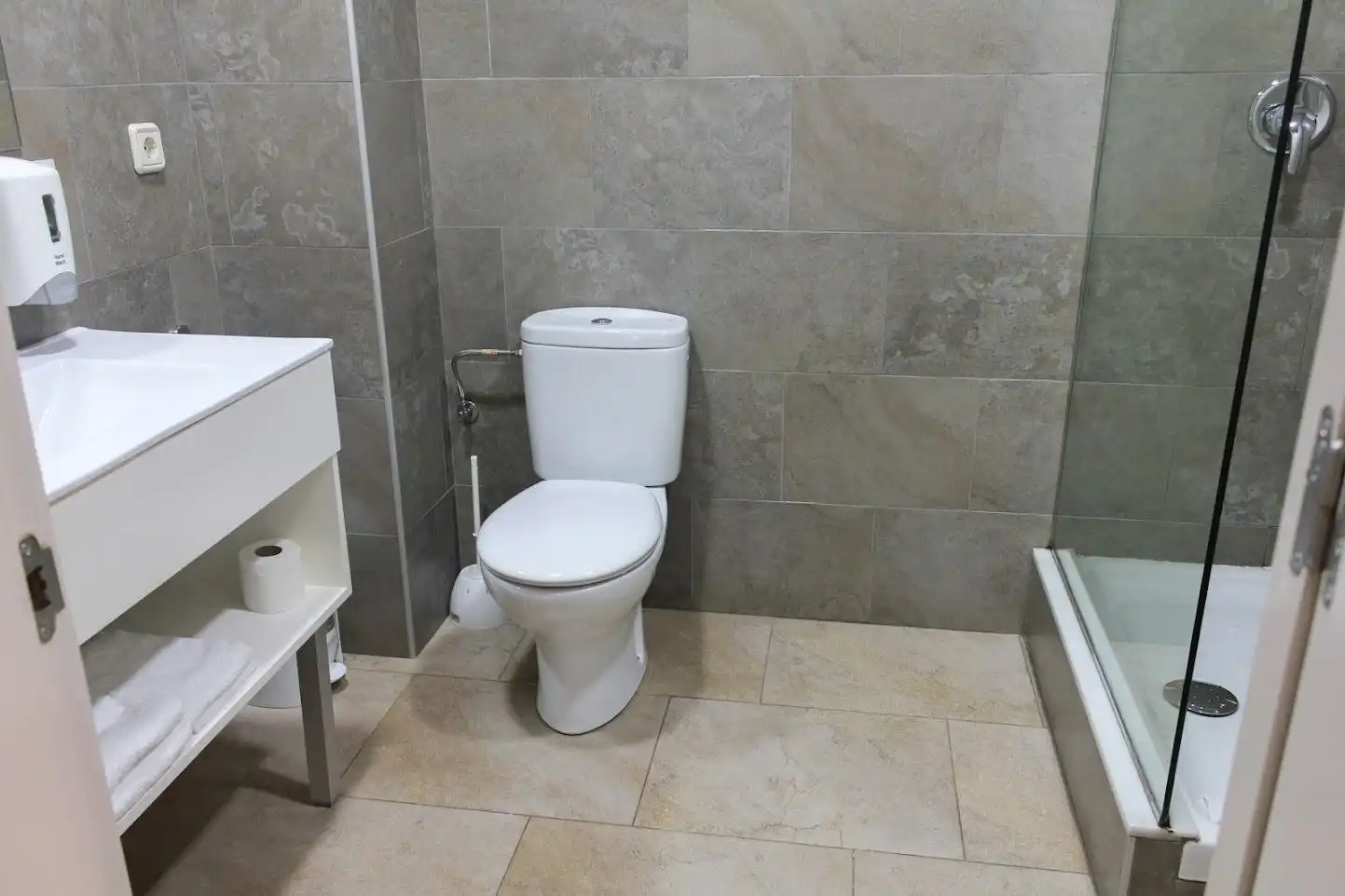 Bathroom of Buildings for sale in Manresa