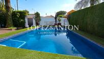 Swimming pool of House or chalet for sale in L'Eliana  with Air Conditioner, Heating and Private garden