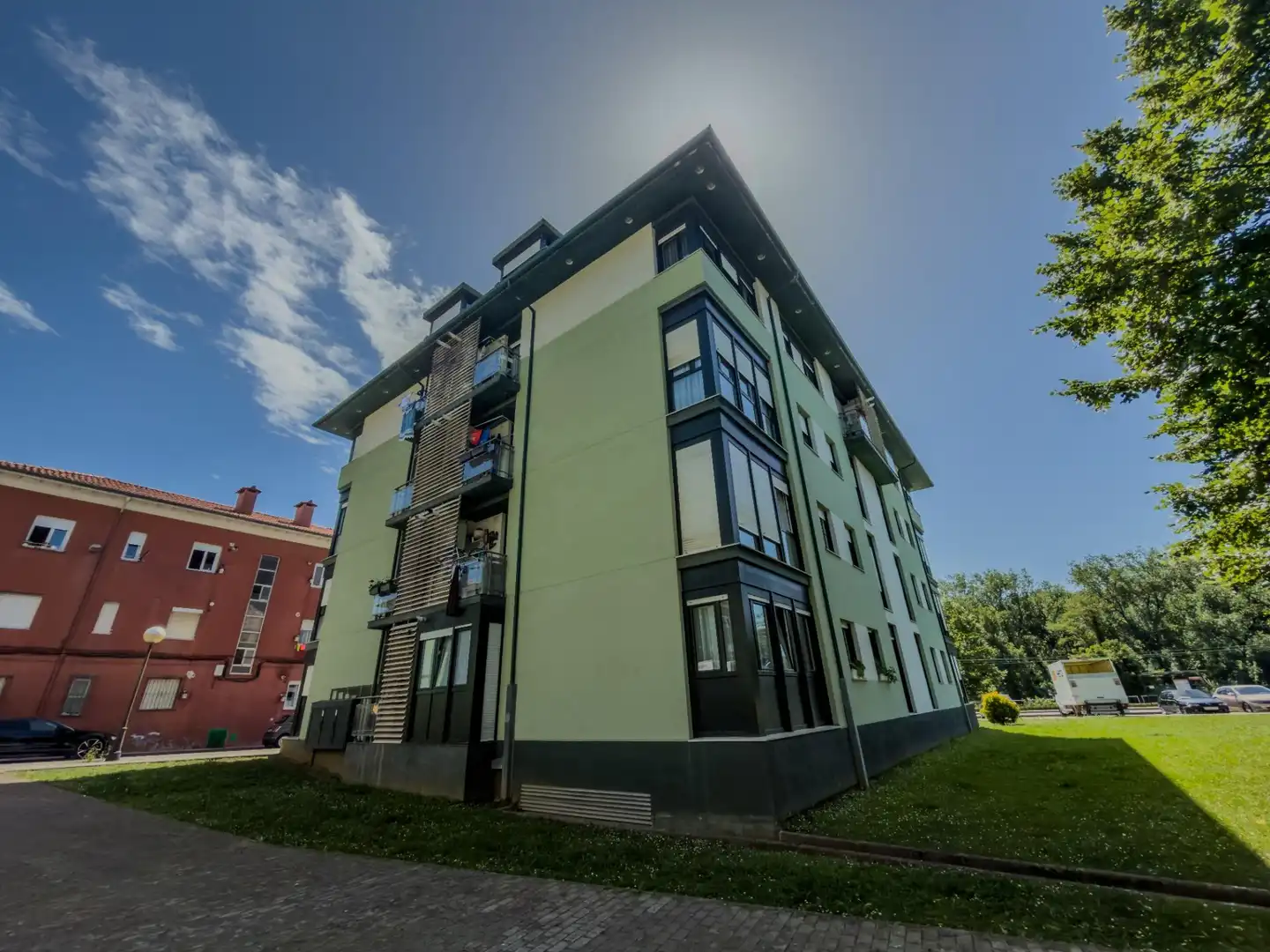 Vista exterior de Planta baixa en venda en Torrelavega  amb Traster i Moblat