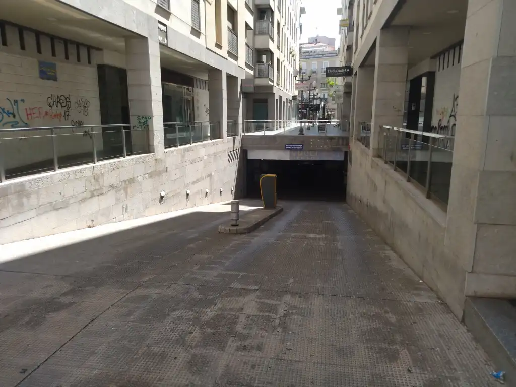 Aparcament amb ascensor en venda a Don Benito
