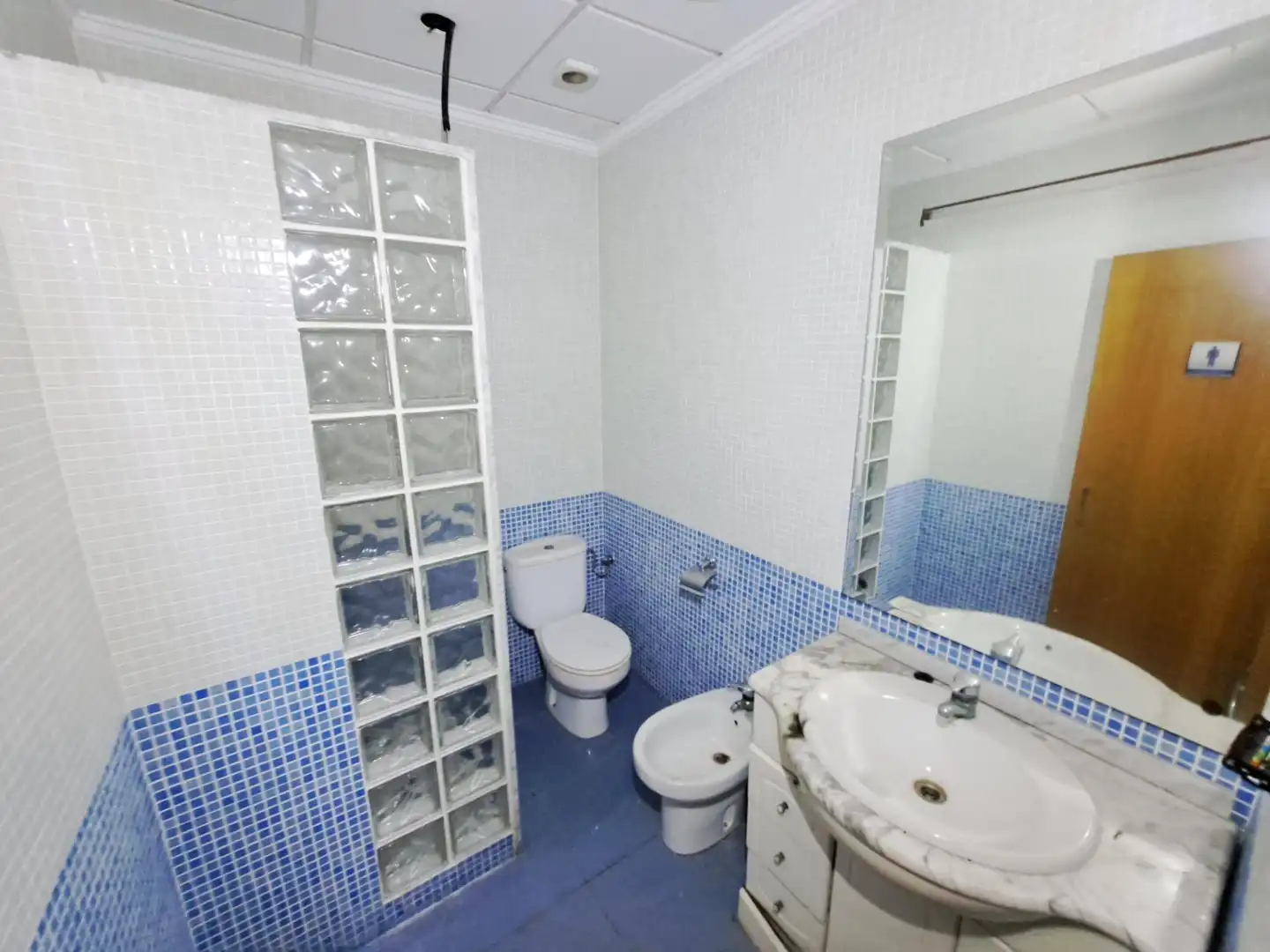 Business premises for sale in Casc Urbà, imagen 8