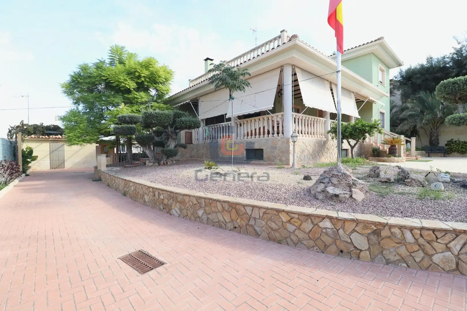 Vista exterior de Casa o xalet en venda en San Vicente del Raspeig / Sant Vicent del Raspeig amb Aire condicionat, Calefacció i Jardí privat