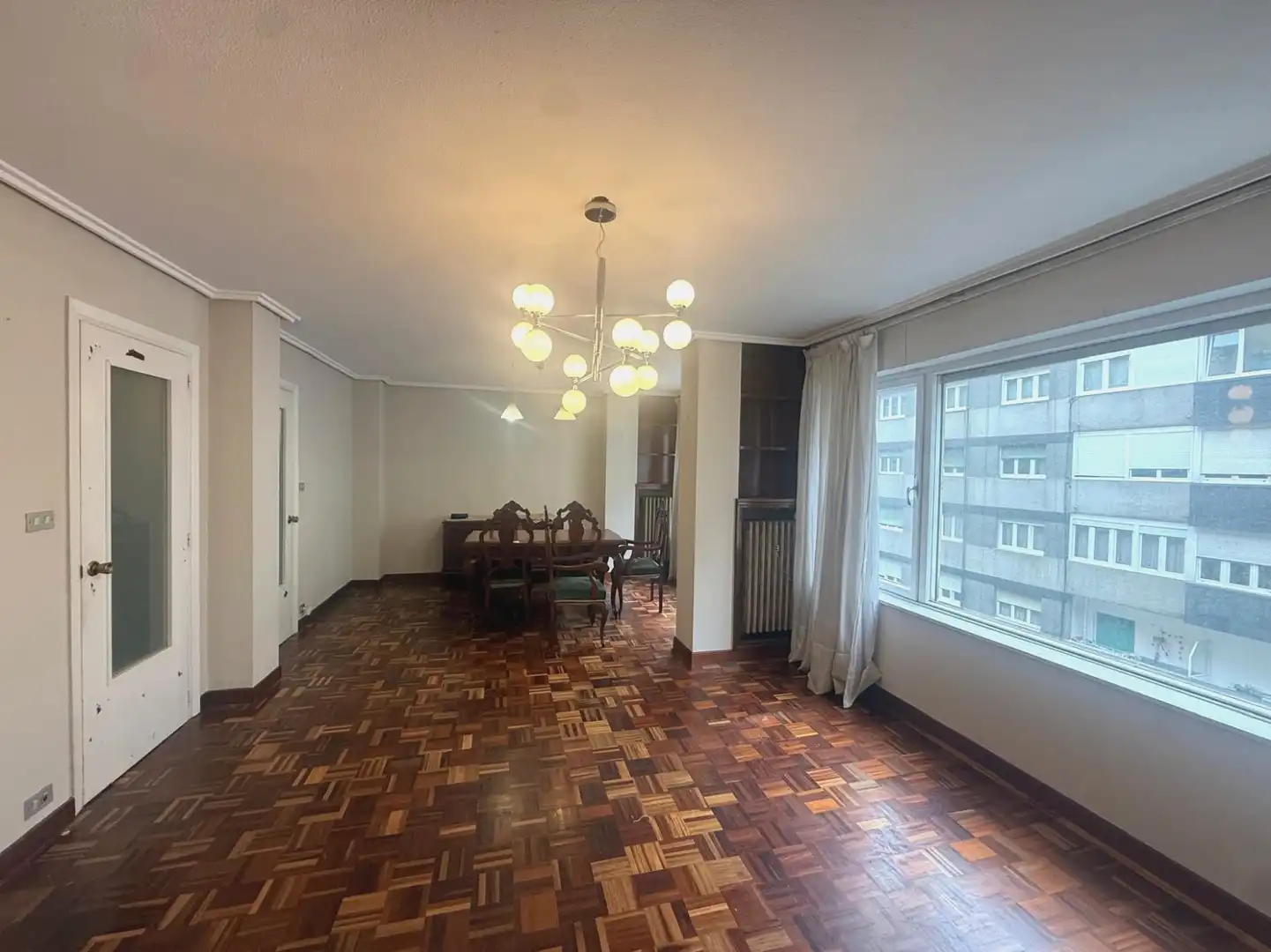 Comedor de Piso en venta en Avilés con Calefacción, Parquet y Terraza