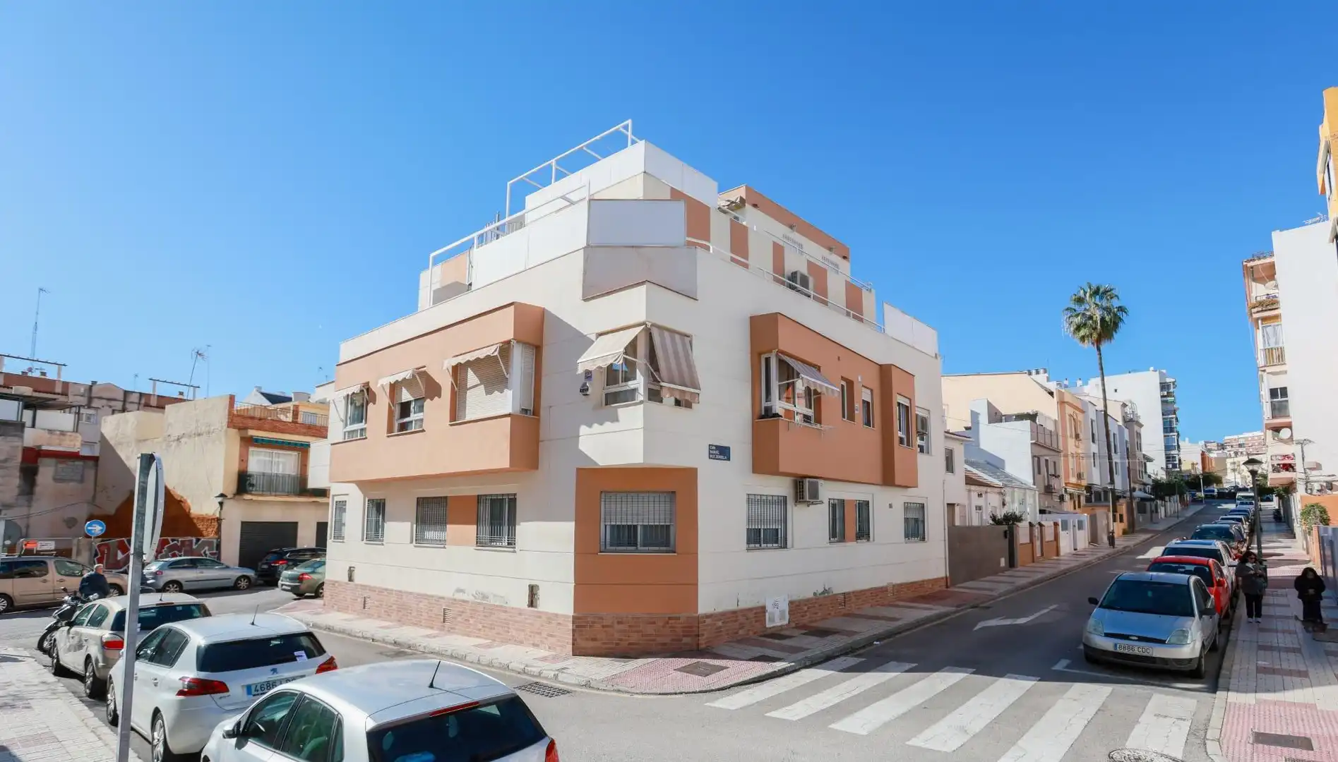 Vista exterior de Planta baja en venta en Málaga con Aire acondicionado, Calefacción y Alarma