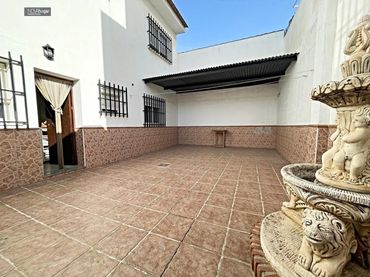 Casa amb balcó en venda a Campanillas